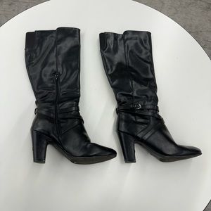 Women’s black boots